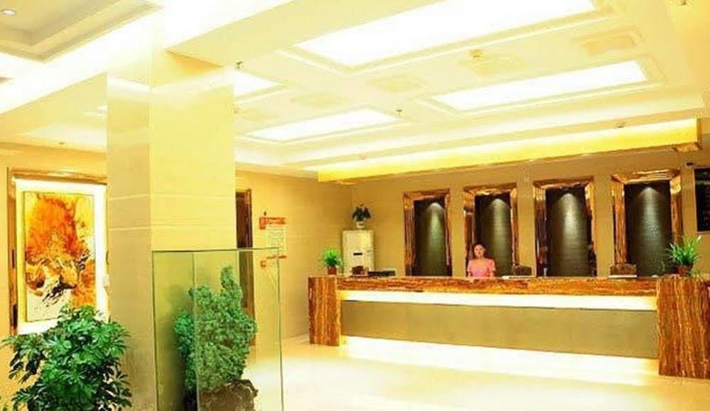 Ronghe Holiday Hotel Shiyan  Экстерьер фото
