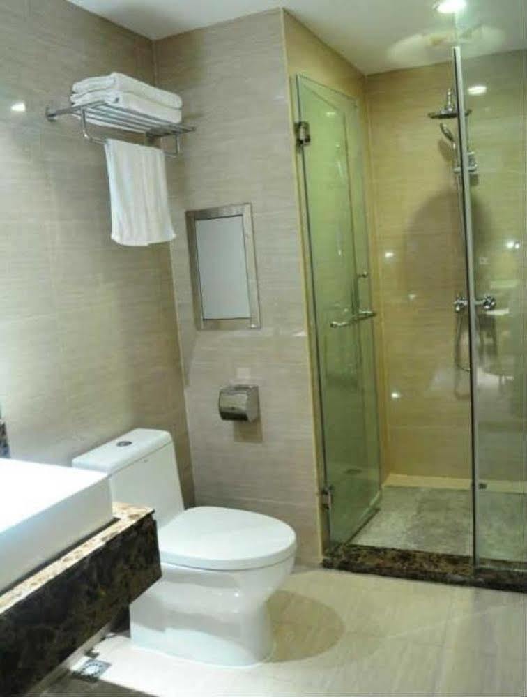 Ronghe Holiday Hotel Shiyan  Экстерьер фото