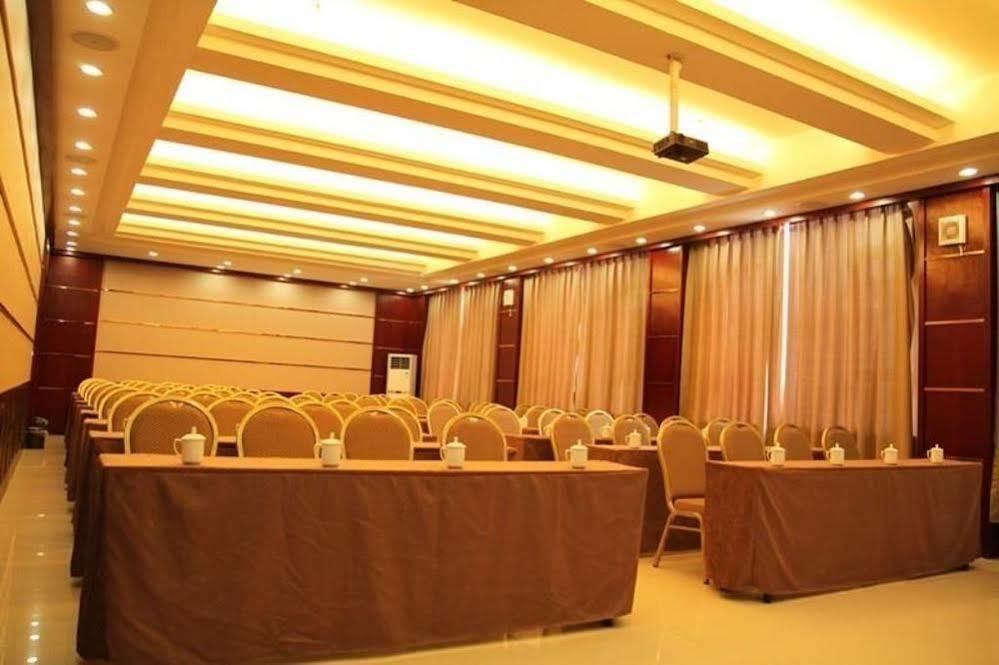 Ronghe Holiday Hotel Shiyan  Экстерьер фото
